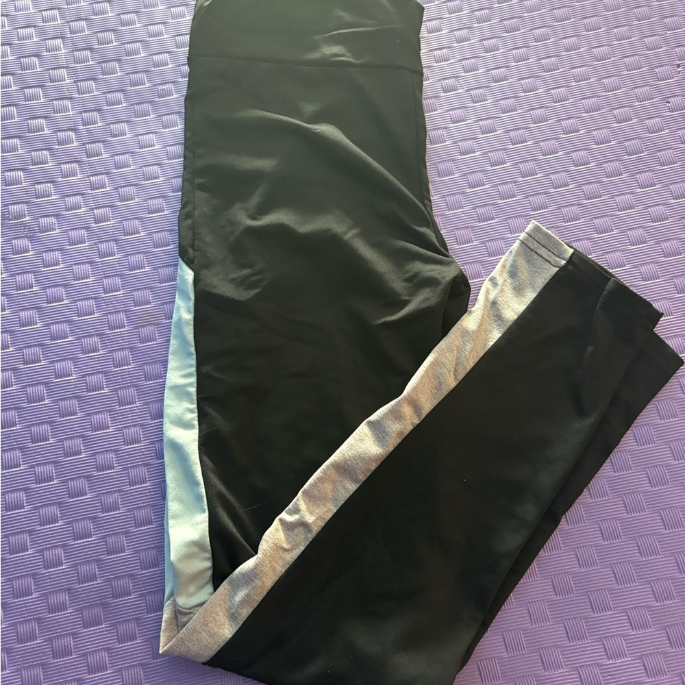 SHEIN Kids Black and Gray Leggings